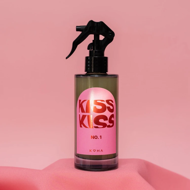 kiss kiss mgiełka.jpg